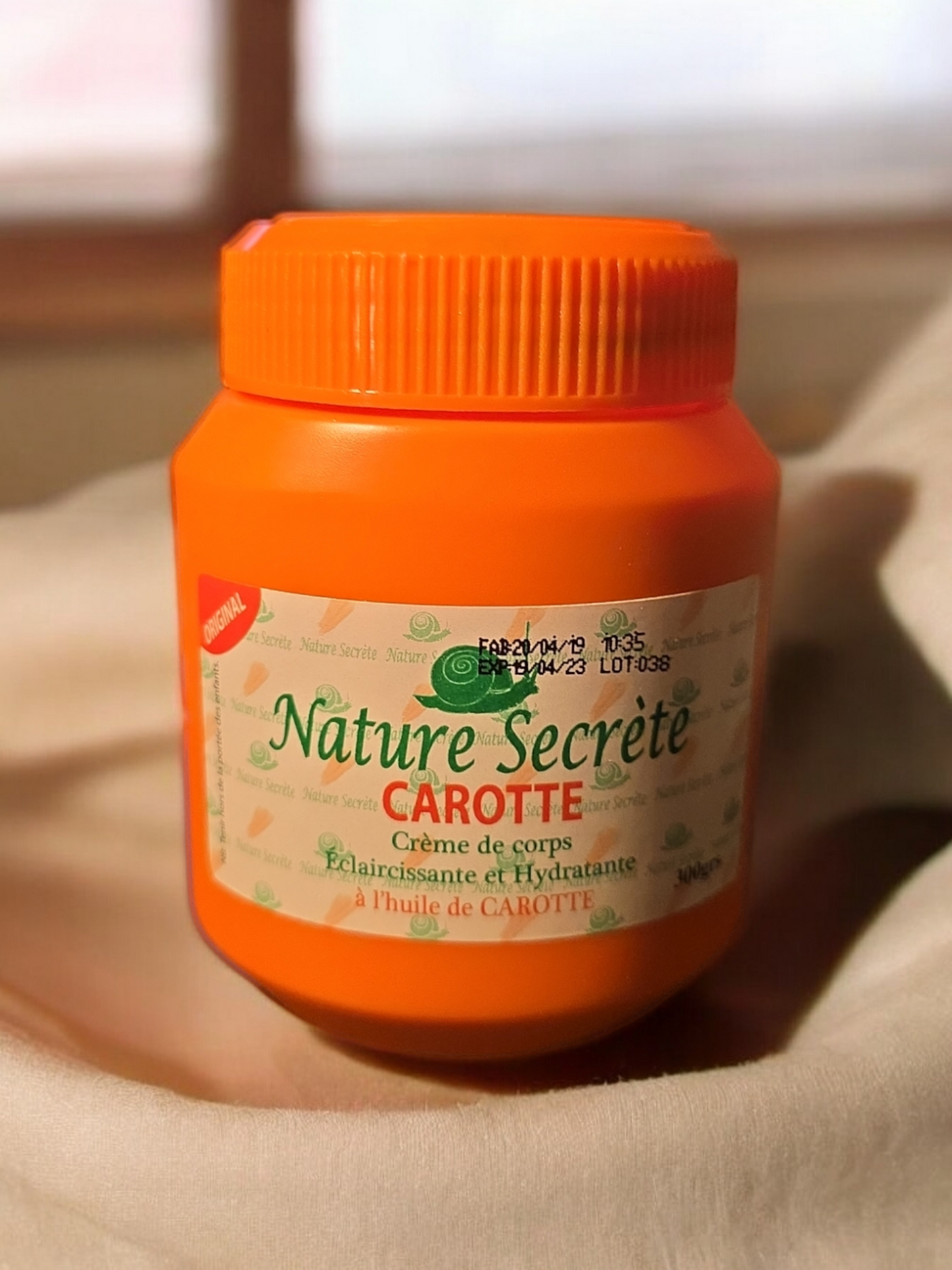 Nature Secréte Carrot Lightening Moisturizer Body Cream Jar 300g
