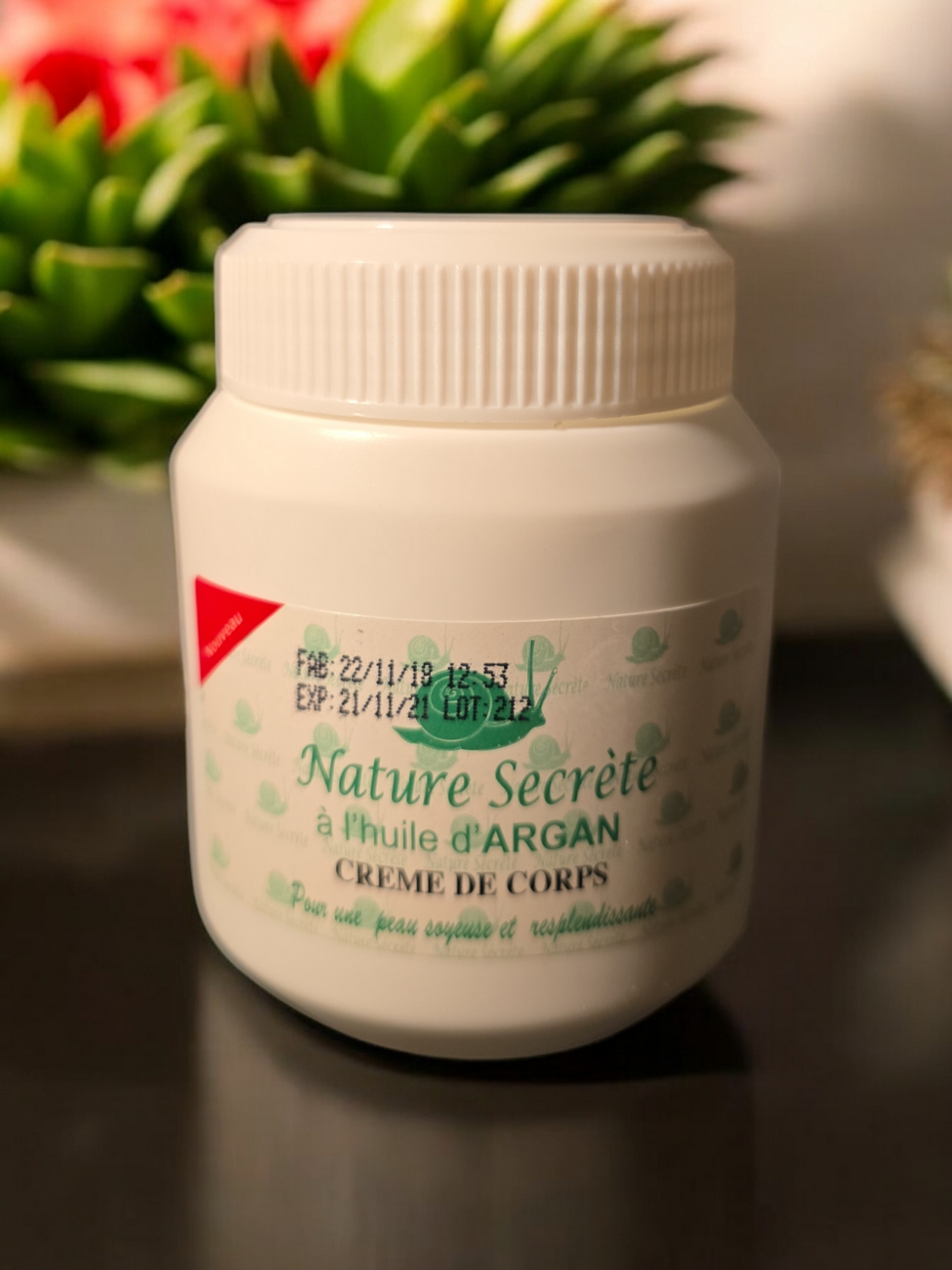 Nature Secréte Lightening Moisturizer Body Cream Jar 300g