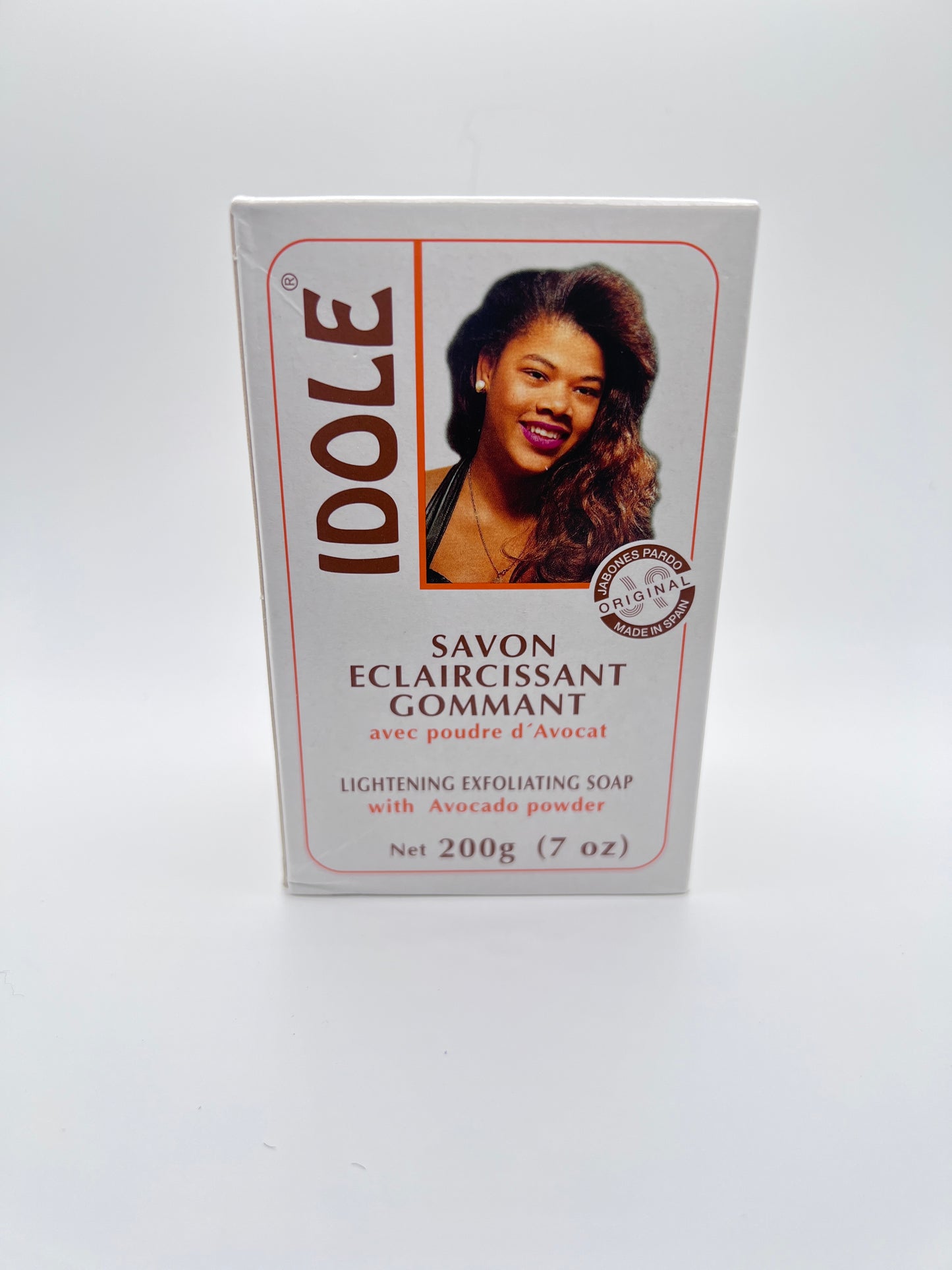 Idole Lightening Exfoliating Soap