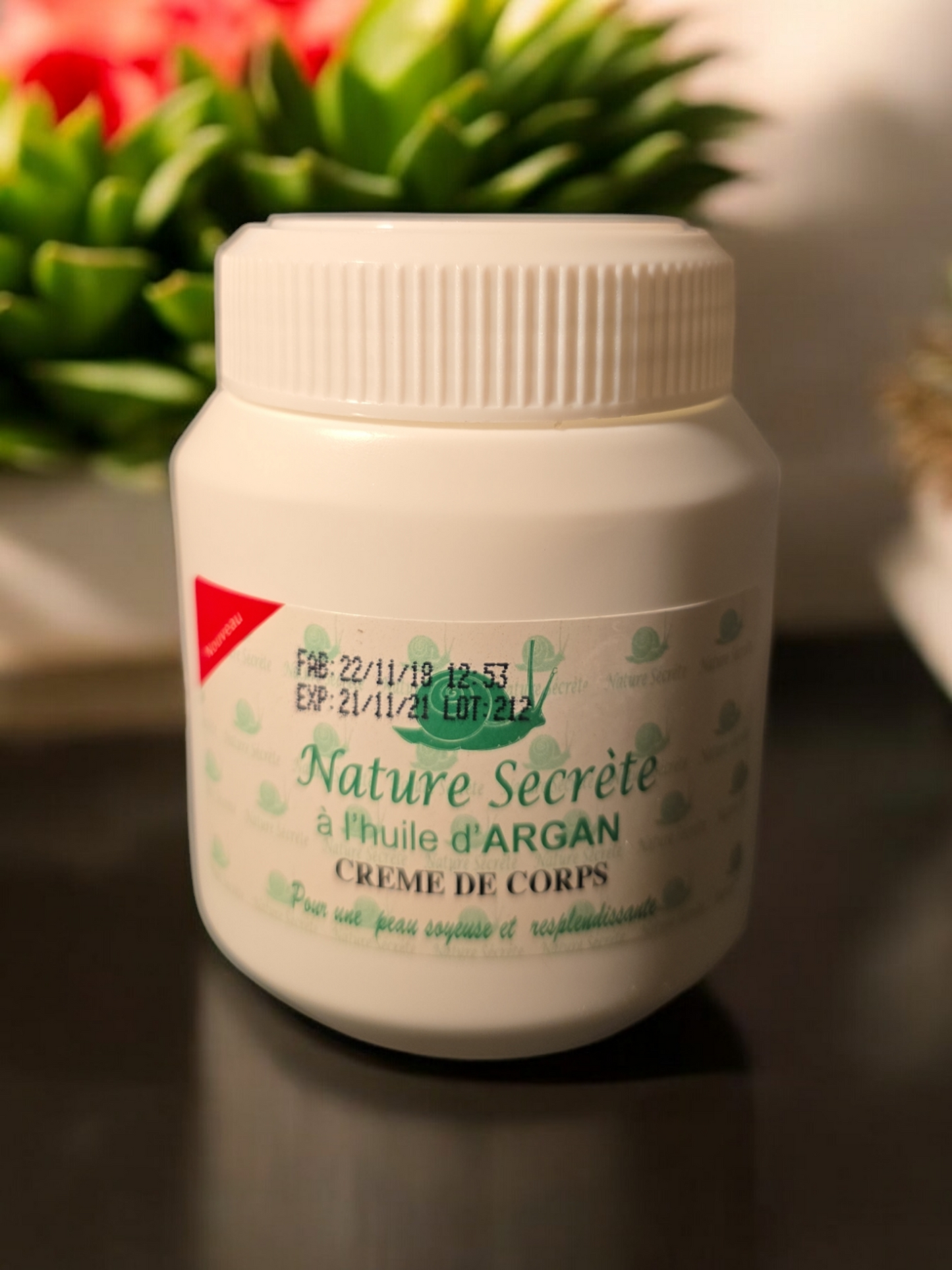 Nature Secréte  Lightening Moisturizer Body Cream Jar 300g